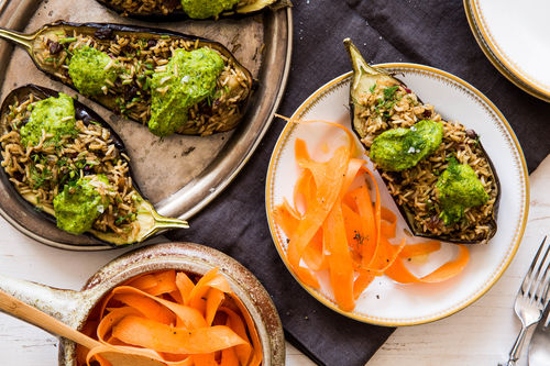 Orientalische Auberginen mit Vollkorn-Basmati und Cashew-Creme