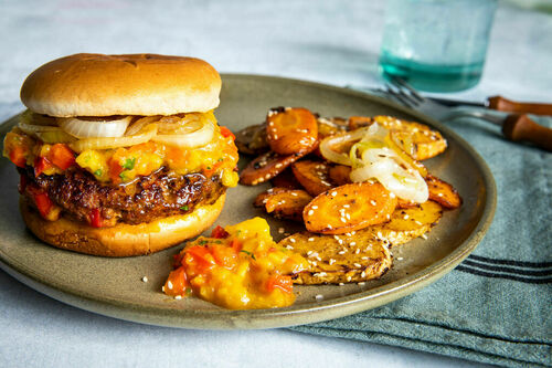 Special: Wohlfühlgerichte mit Twist Burger Asia-Style mit Mangosalsa