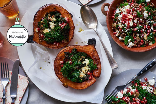 Weihnachtlich gefüllter Kürbis mit Linsen und Käse