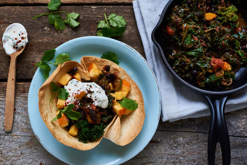 Taco Chili Bowl mit Grünkohl und Kaki