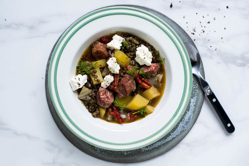 Grüner Linseneintopf mit getrockneten Tomaten und Fenchel