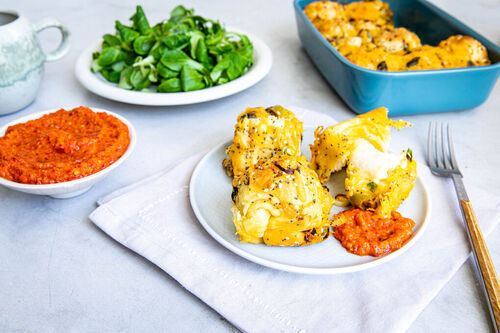 Special: Monkey Bread mit Cheddar dazu Paprika-Rauchmandel-Dip und Feldsalat