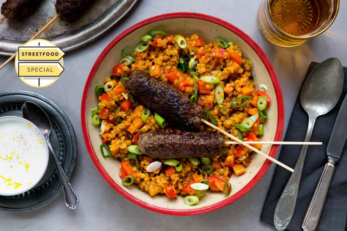 Türkische Köfte mit lauwarmen Linsensalat und Joghurt