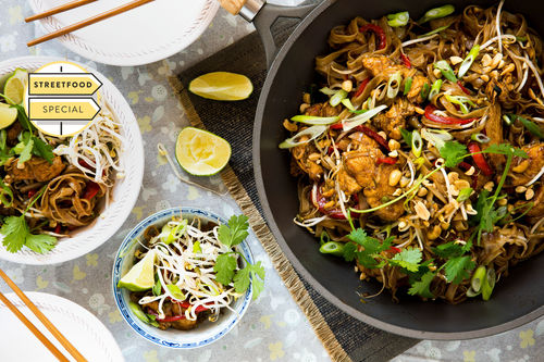 Hähnchen Pad Thai mit gerösteten Erdnüssen