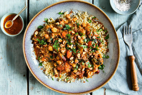 Auberginenragout marokkanische Art mit Bohnen und Oliven, dazu Bulgur