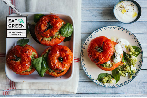 Gefüllte Quinoa-Tomaten mit Pesto und Hirtenkäse