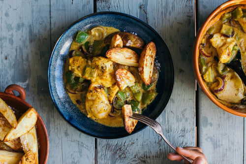 Korma-Hähnchen aus dem Ofen mit Backkartoffeln