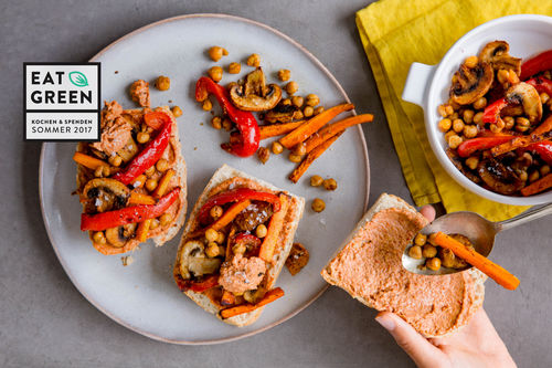 Orientalisches Gemüse-Sandwich mit Walnuss-Paprikacreme