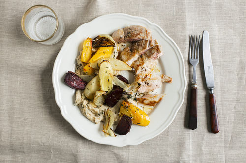 Schweinerücken mit Röstgemüse und weißem Bohnenpüree