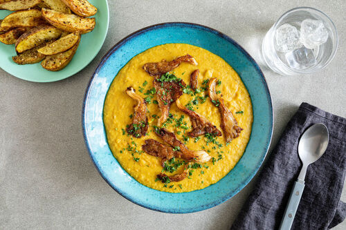 Libanesische Linsensuppe mit Austernpilzen und Dukkah-Kartoffeln
