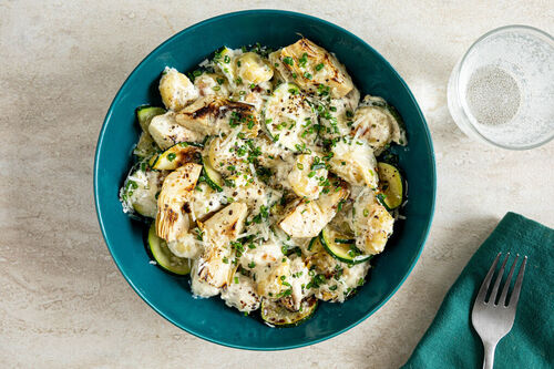 Trüffelige Artischocken-Zucchini-Gnocchi in cremiger Sauce mit Käse