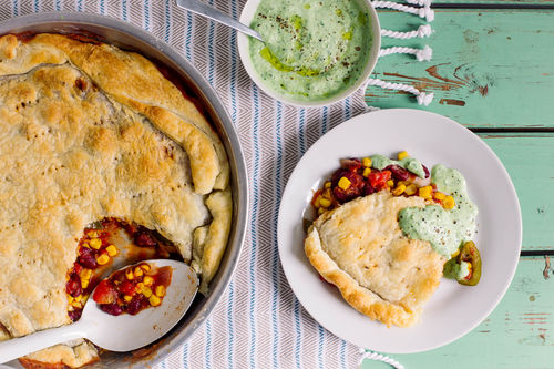 Krosser Gemüsepie mit Mais, Kidney-Bohnen und Kräutern