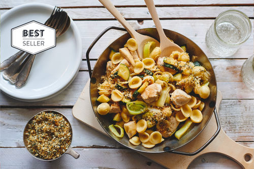 Orecchiette mit saftigem Huhn, Lauch und Knusper-Brösel