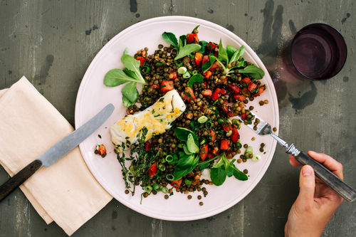 Gebratener Kabeljau mit Zitronenthymian auf Linsensalat