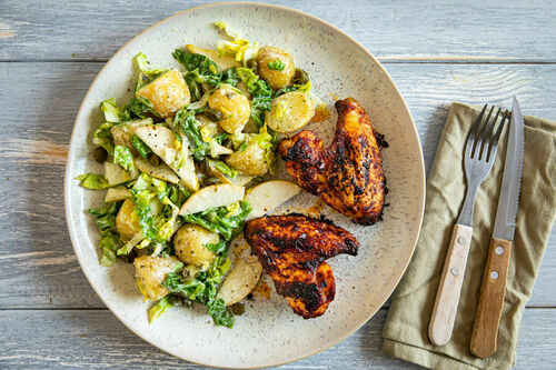 Buffalo Chicken Wings mit Kartoffel-Birnen-Salat Caesar-Style