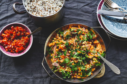 Indisches Kichererbsen-Curry mit Tomaten-Tamarinden-Chutney