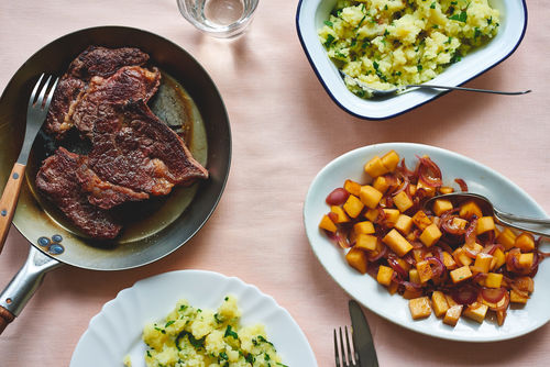 Saftiges Rumpsteak mit Kartoffelstampf und Steckrüben