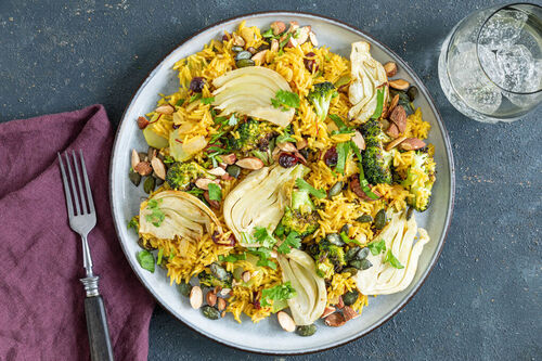 Safran-Pilaw mit Fenchel und Brokkoli mit Granatapfelsirup und Rauchmandeln