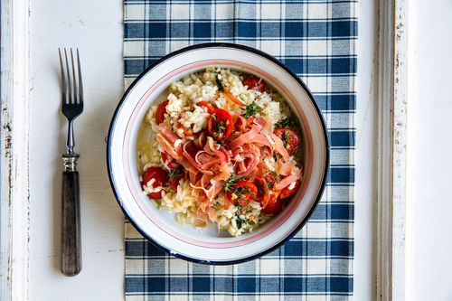 Serrano-Tomaten-Risotto mit Zitronenthymian