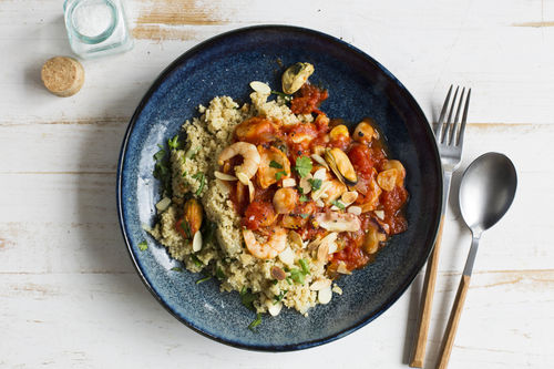 Mediterrane Frutti di Mare in Couscous mit Mandeln und Safran