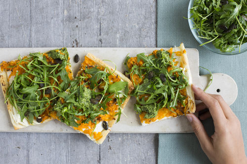 Süßkartoffel-Tarte mit Ricotta und Kürbiskernpesto
