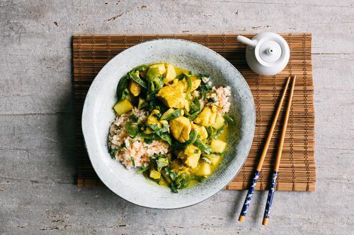 Hähnchen-Curry mit Birnen und Sambal-Koriander-Reis
