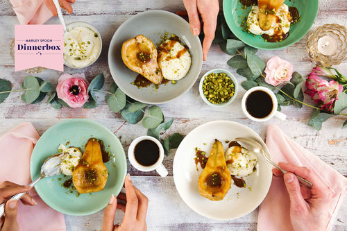 Gebackene Karamell-Birnen mit Mascarponecreme und Pistazien