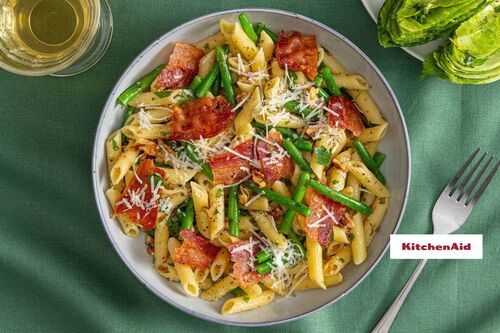 Pasta mit grünen Bohnen und Bacon dazu Romanasalat mit Zitronendressing