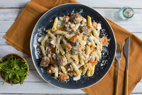 Ziegenkäsepasta mit Salsiccia und Aubergine