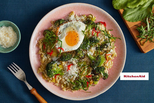 Special: Lauchrisotto mit Sauerampfer serviert mit Spiegelei und Brokkoli