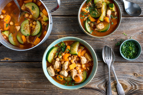 Marokkanischer Hähncheneintopf mit Kichererbsen und Feigen