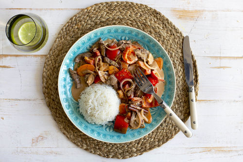 Kreolisches Rindfleischcurry mit Paprika und Basmatireis