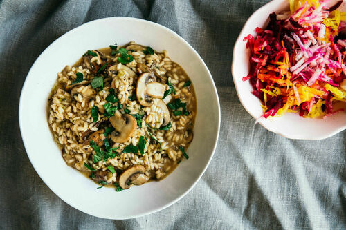 Champignon-Steinpilz-Risotto mit Salat von dreierlei Bete