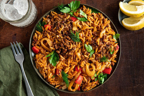 Orzo mit Fenchel und veganem Hack Pilaw-Style mit Petersilie und Dill