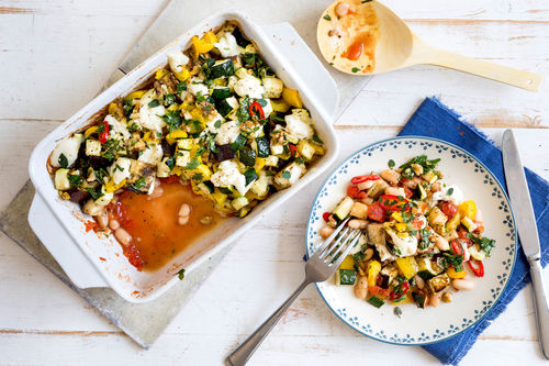 Mediterranes Gemüseallerlei mit Cannellinibohnen und Mozzarella