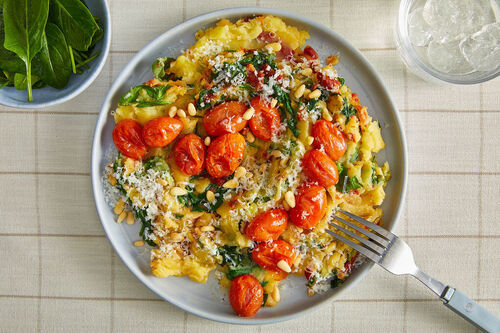 Feiner Kartoffel-Spinat-Stampf mit zweierlei Tomaten und Spinatsalat