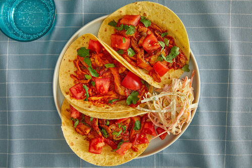 RS BBQ-Tacos mit Austernpilzen an cremigem Weißkohlslaw mit Limette