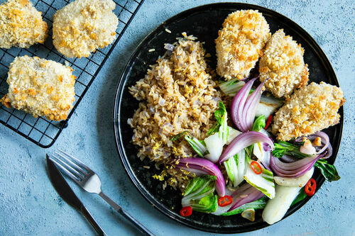 Knusper-Hähnchen mit Pak Choi und zitronigem Pilaw mit Naturreis
