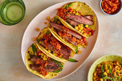Superfix: Steak-Tacos mit Gemüse und einer Salsa aus gerösteten Tomaten