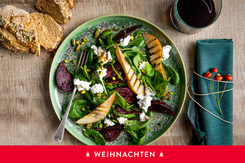 Gebackene Rote Bete mit gegrillter Birne und Ziegenkäse