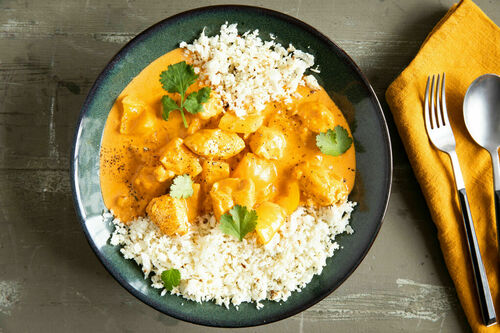 Superfix V2: Indisches Bio-Butter-Chicken auf Blumenkohlreis mit Koriander