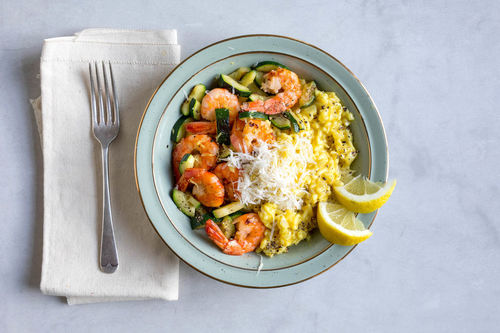 V1: Safran-Garnelen-Risotto mit Zucchini und Zitrone