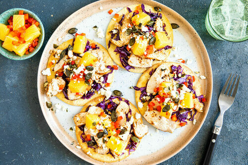 Superfix V2: Ananas-Garnelen-Tostadas mit Feta und Rotkohlsalat