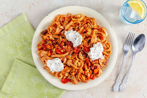 Champignonragout mit Tagliatelle und zitronigem Ricotta