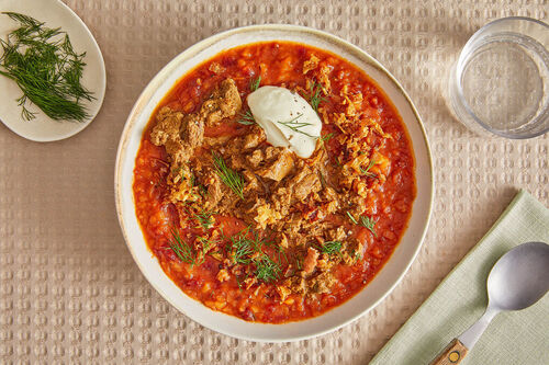 Superfix V1: Borschtsch mit Rindergulasch verfeinert mit Dill und Röstzwiebeln