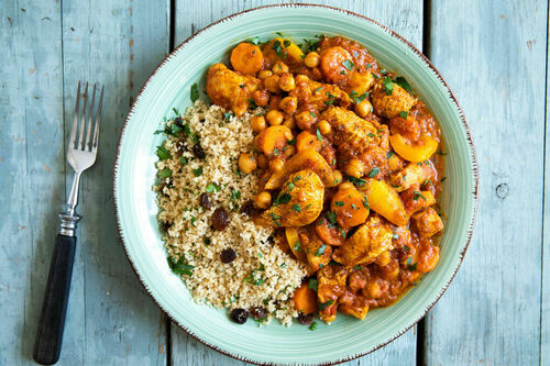 V2: Nordafrikanisches Bio-Hähnchenragout dazu Couscous mit Aprikosen