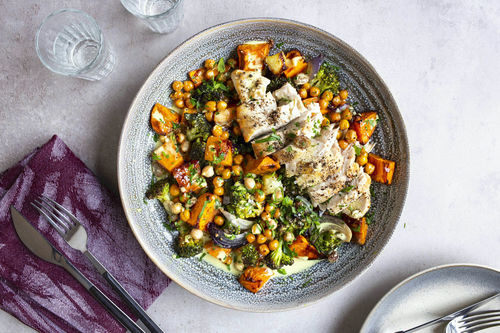 Süßkartoffel-Bio-Hähnchen-Curry mit Brokkoli und Rosinen