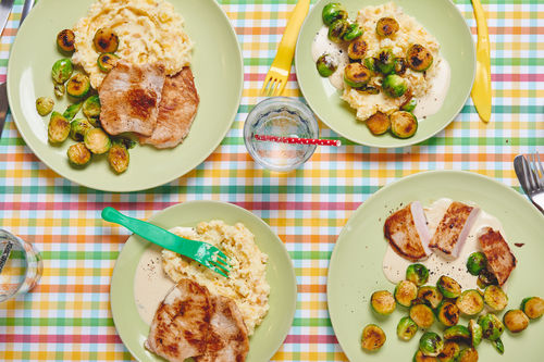 Minutenschnitzel mit Steckrüben-Stampf und Rosenkohl