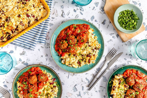 XXL: Würzige Fleischbällchen in Tomatensauce mit gebackenem Blumenkohl-Bohnen-Mix