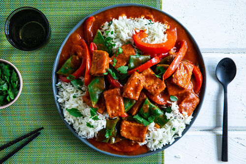 RS Paprika-Kichererbsen-Curry mit Tofu auf Basmati-Koriander-Reis